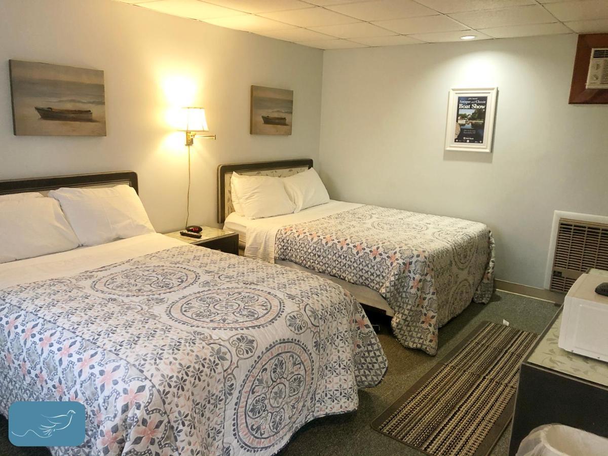 Skaneateles Inn On 20 オーバーン エクステリア 写真