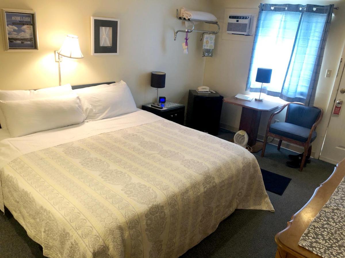 Skaneateles Inn On 20 オーバーン エクステリア 写真