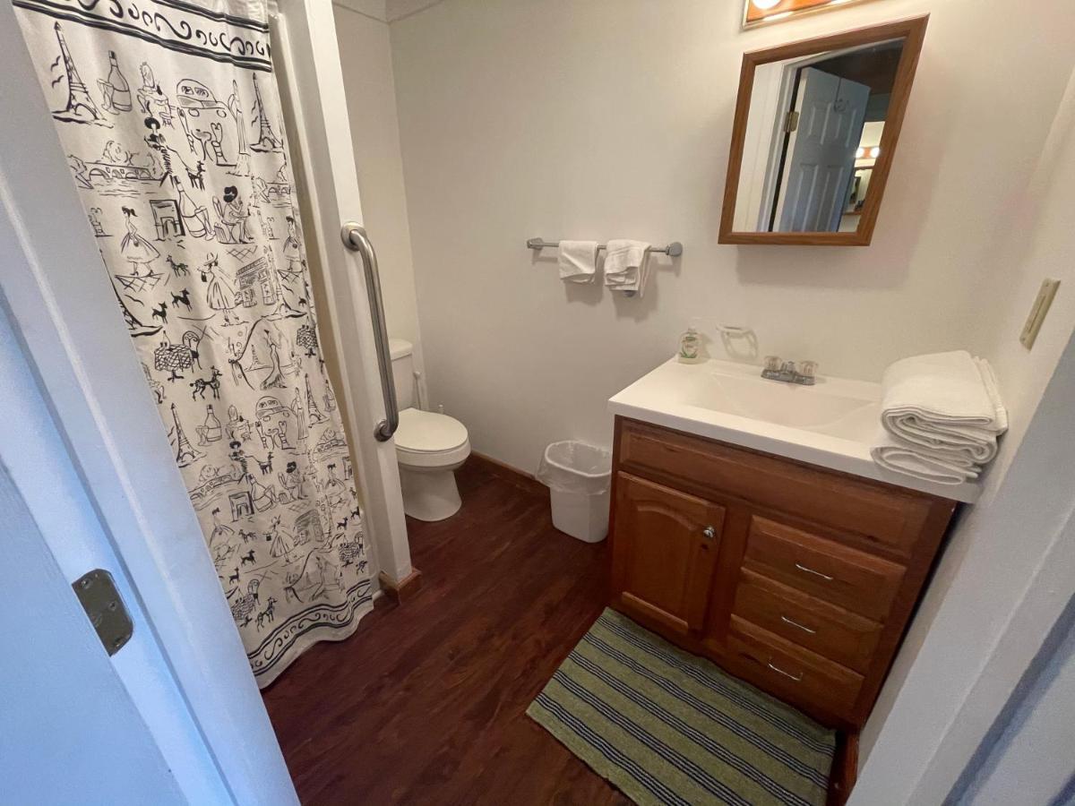 Skaneateles Inn On 20 オーバーン エクステリア 写真