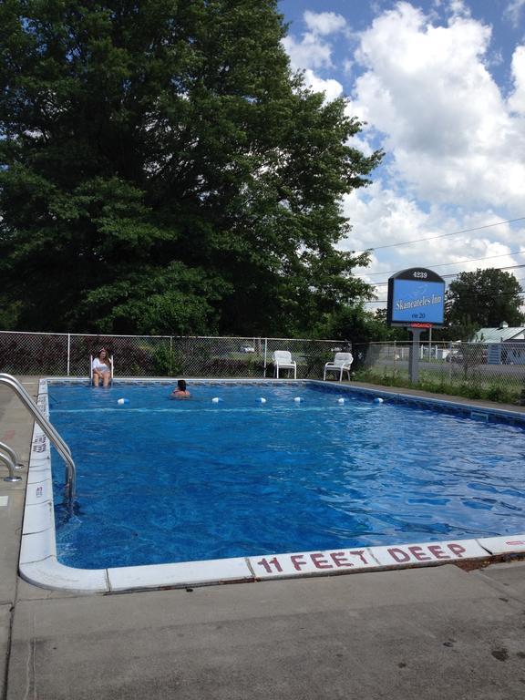 Skaneateles Inn On 20 オーバーン エクステリア 写真
