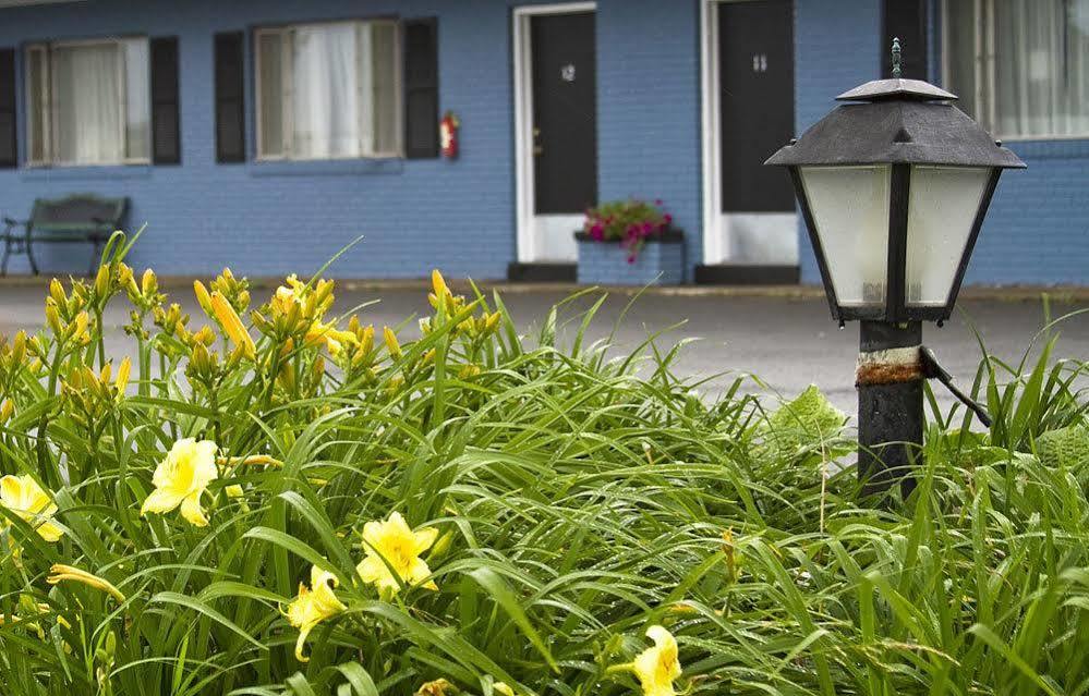Skaneateles Inn On 20 オーバーン エクステリア 写真