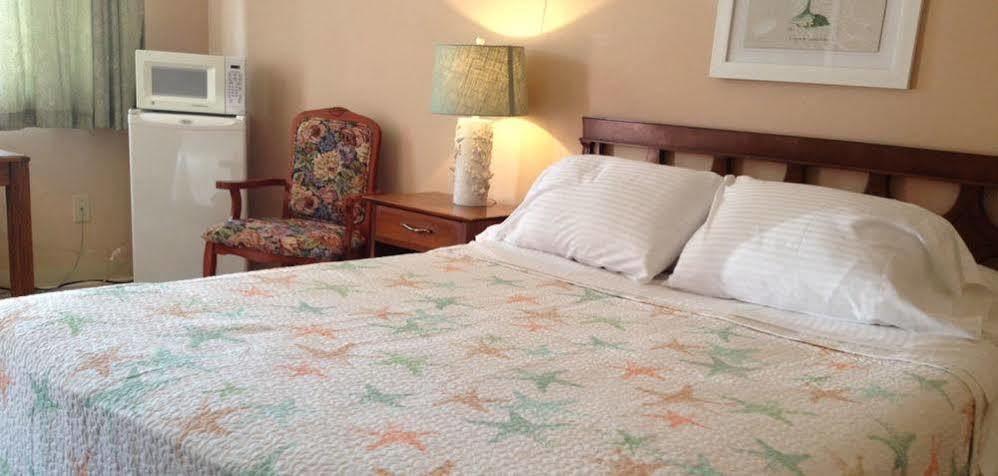 Skaneateles Inn On 20 オーバーン エクステリア 写真
