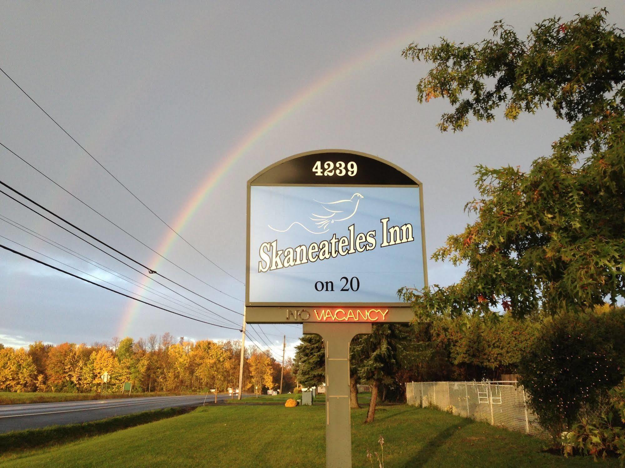 Skaneateles Inn On 20 オーバーン エクステリア 写真