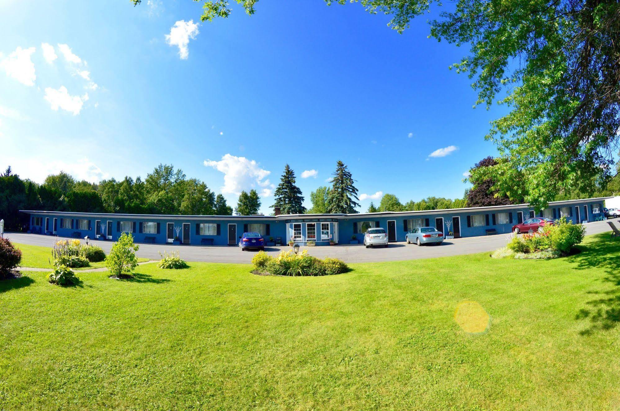 Skaneateles Inn On 20 オーバーン エクステリア 写真